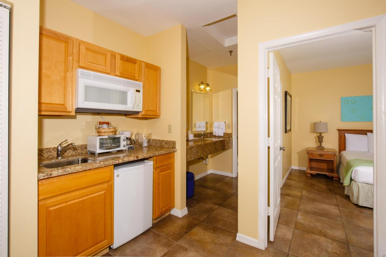 | Naples Garden Inn