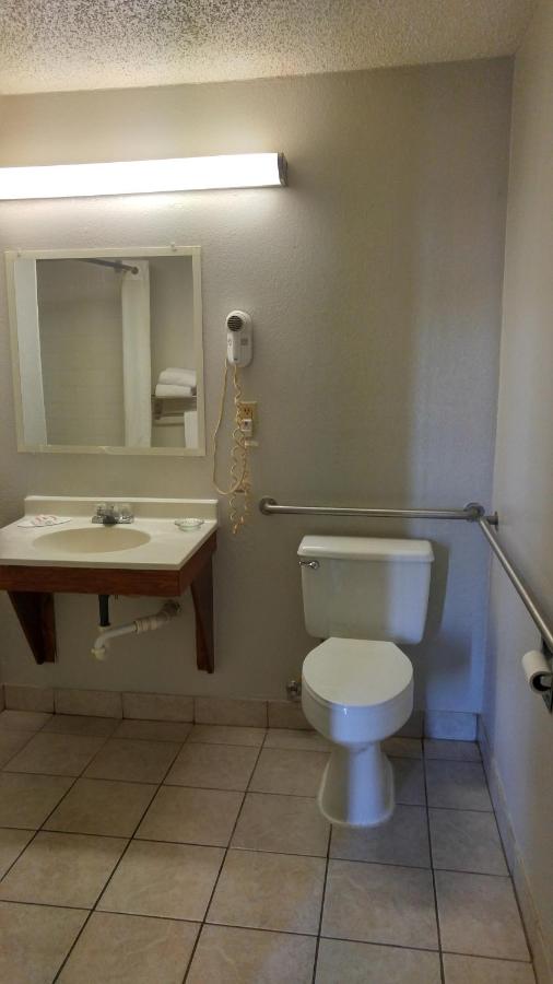 1 Queen Bed, Mobility Accessible Room, Non-Smoking at Super 8 by Wyndham Waynesboro