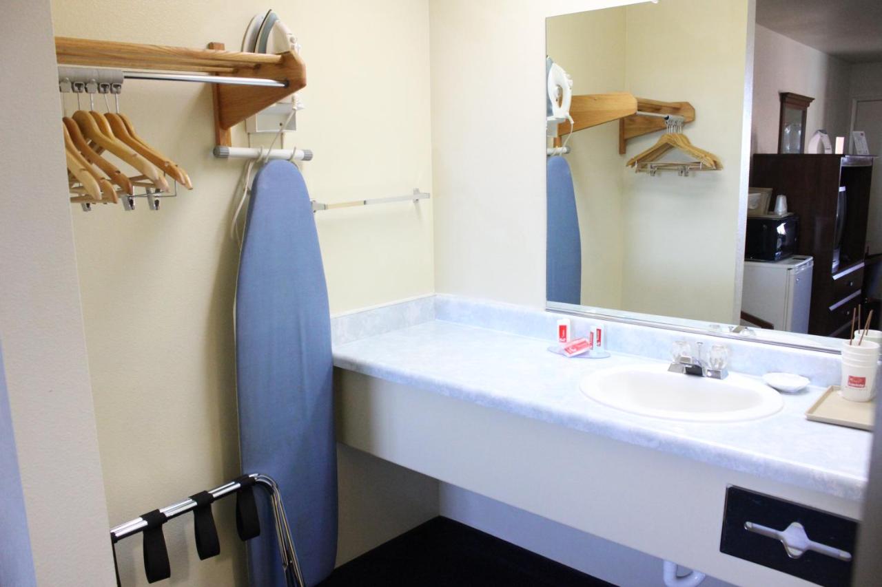 Standard Double Room - Non-Smoking at Days Inn by Wyndham Ridgecrest near China Lake Naval Station