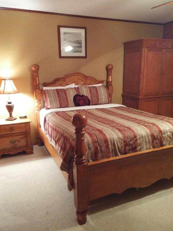 | A Hyde Away Inn B&B