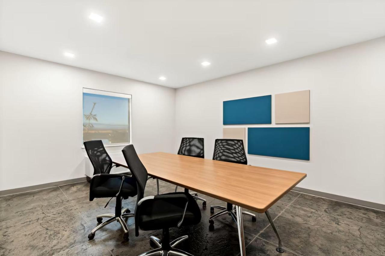 | Microtel Inn & Suites by Wyndham George