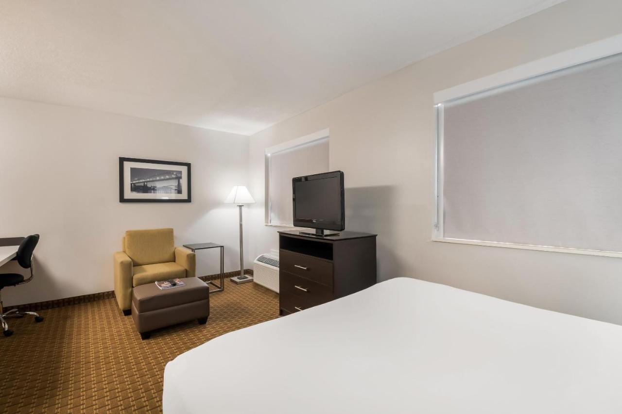 Single Room at MainStay Suites Chattanooga Hamilton Place
