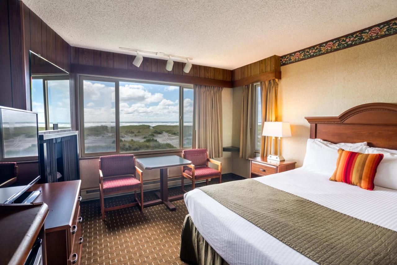 | Ebb Tide Oceanfront Inn