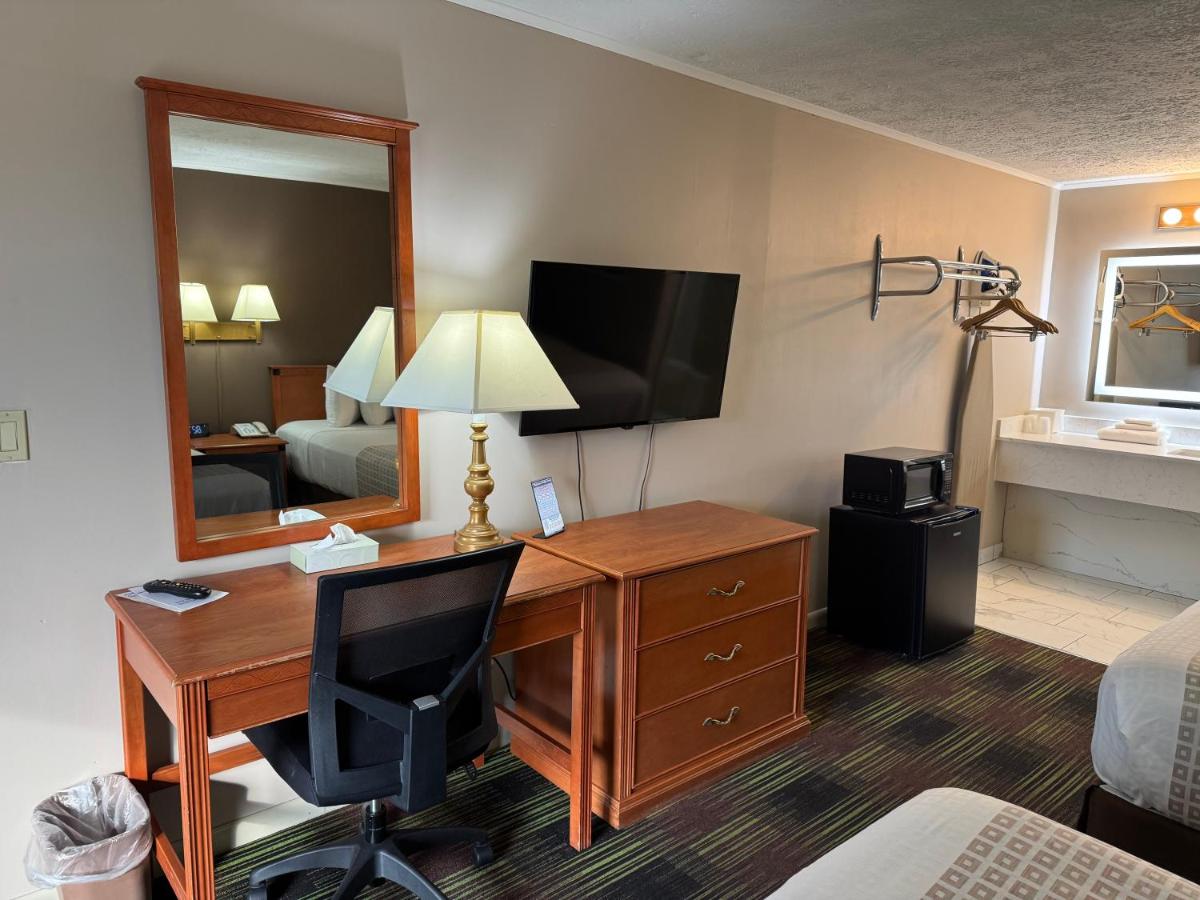  | South Shore Inn