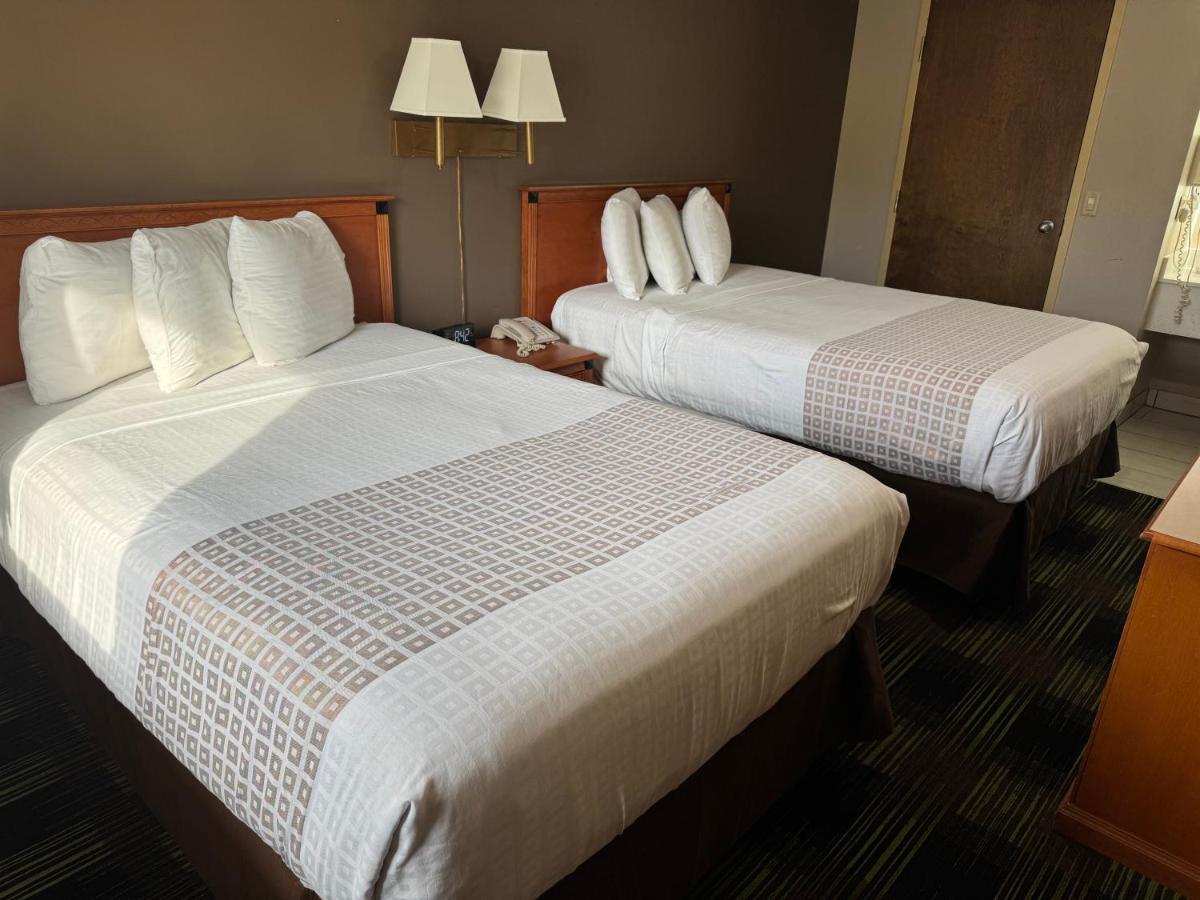  | South Shore Inn
