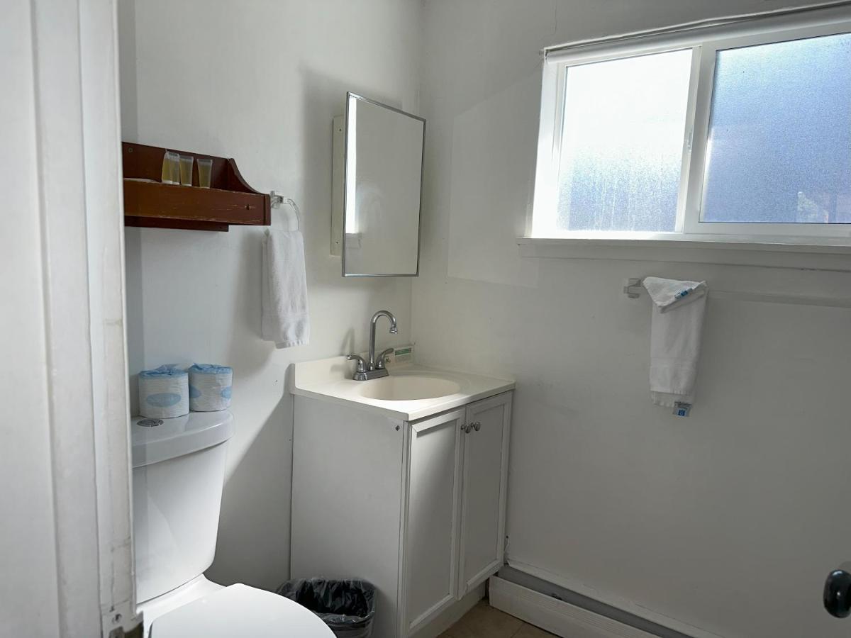 | Alpine Inn & Spa