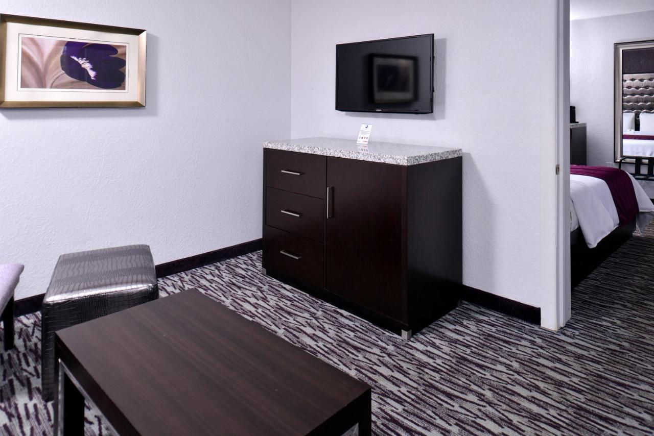 Queen Suite with Two Queen Beds & Sofa Bed (No Resort Fee) at Clarion Inn & Suites Across From Universal Orlando Resort
