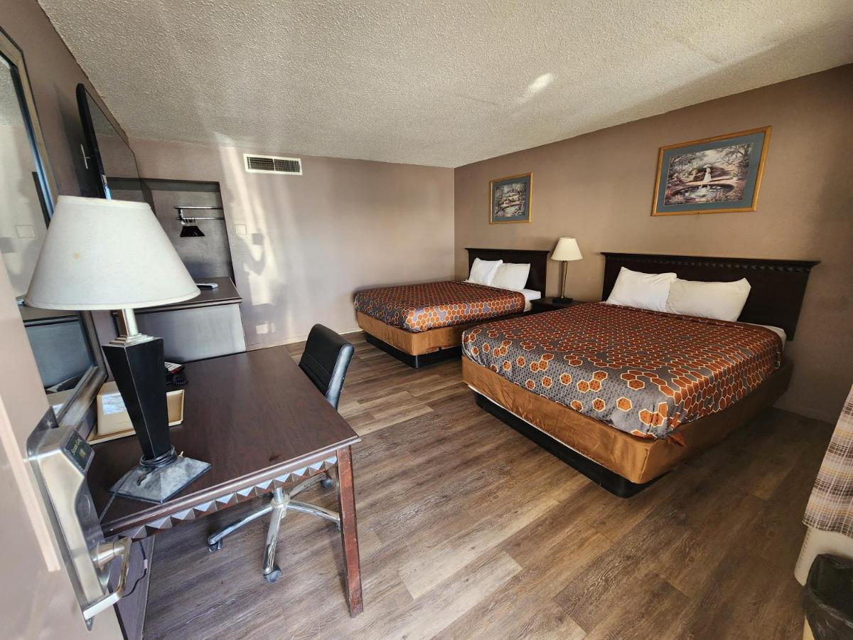 | Satellite Inn
