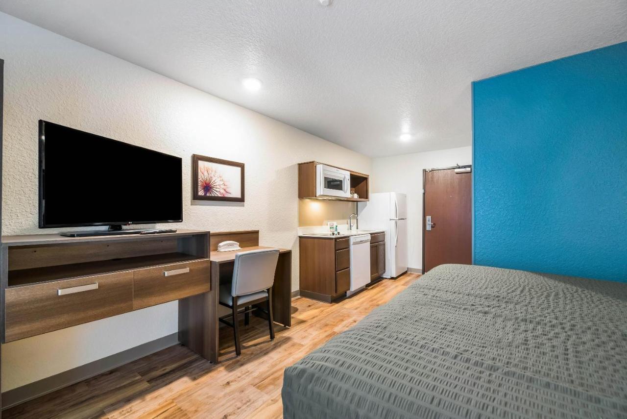 Standard King Room - Non-Smoking at WoodSpring Suites Davenport FL