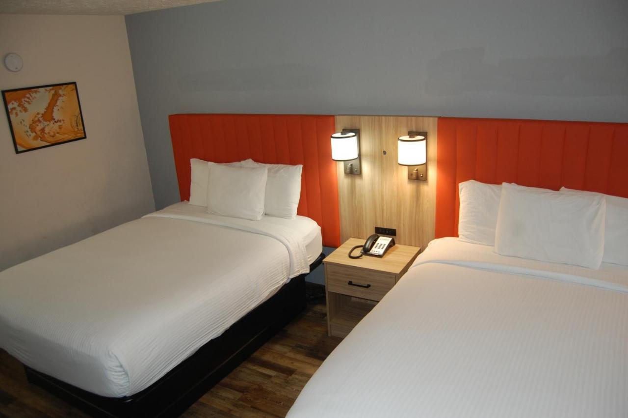 Standard Room with Two Queen Beds, Balcony at Vacation Lodge