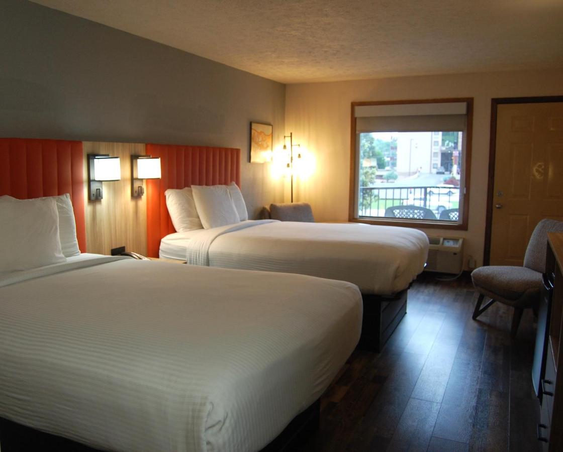 Standard Room with Two Queen Beds, Balcony at Vacation Lodge