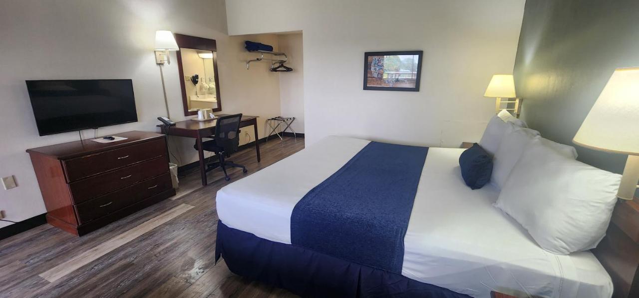 | Parkview Inn and Conference Center