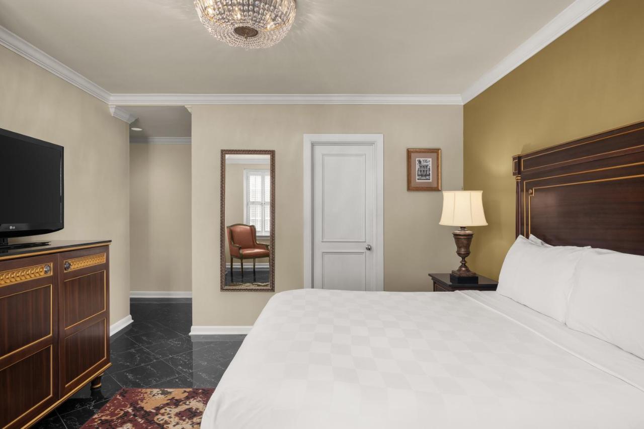 Petit King Room at Hotel Mazarin