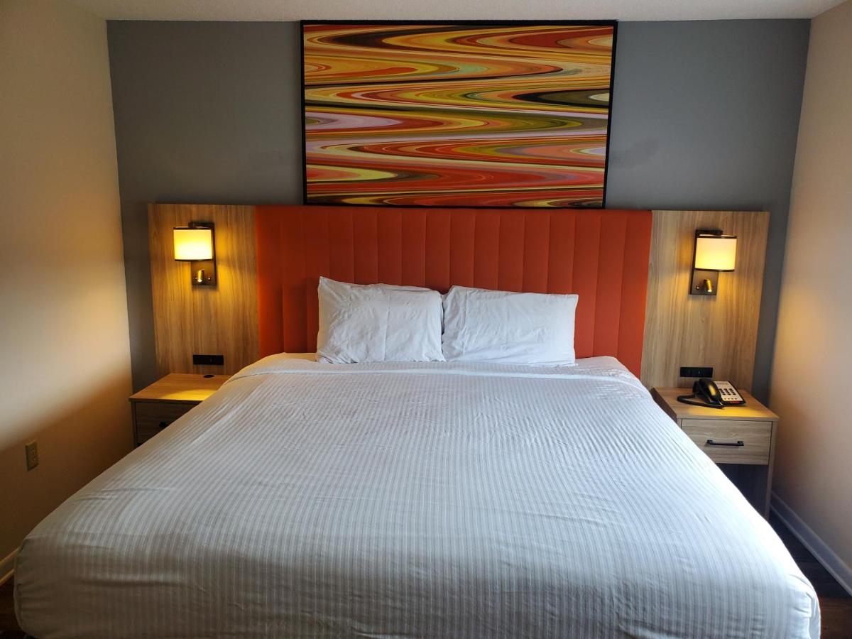 Suite with King Bed, Fireplace at Vacation Lodge