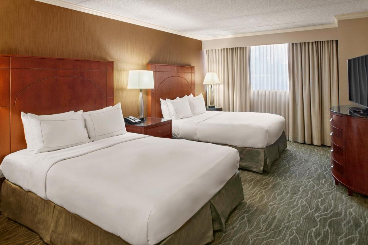 | Hilton Akron/Fairlawn