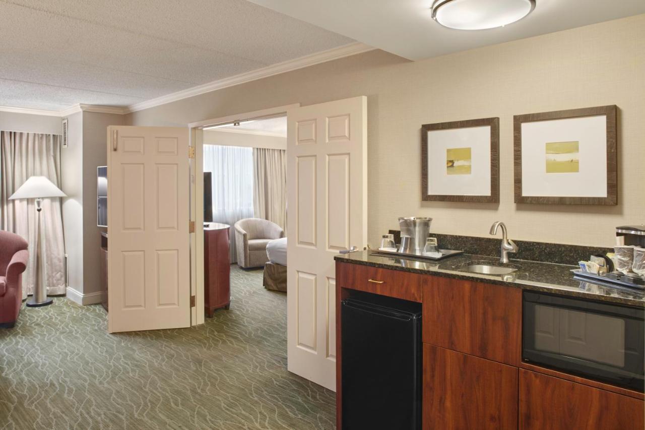 | Hilton Akron/Fairlawn