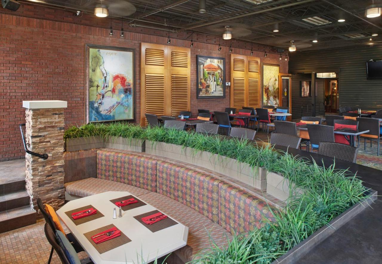 | Hilton Akron/Fairlawn