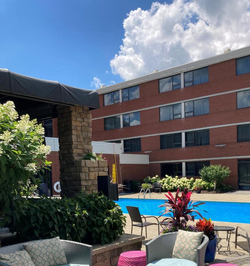 | Hilton Akron/Fairlawn