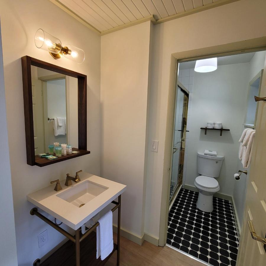 Superior Queen Room with Two Queen Beds at Ski Mountain Lodge