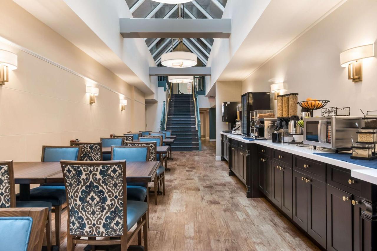 | Independence Park Hotel, Premier Collection