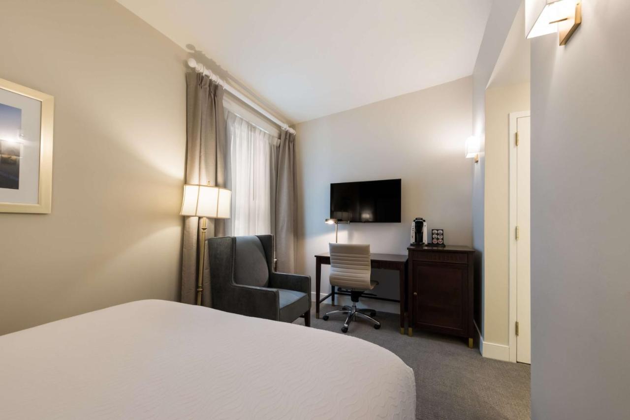 | Independence Park Hotel, Premier Collection