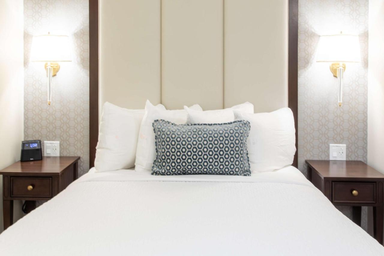 | Independence Park Hotel, Premier Collection