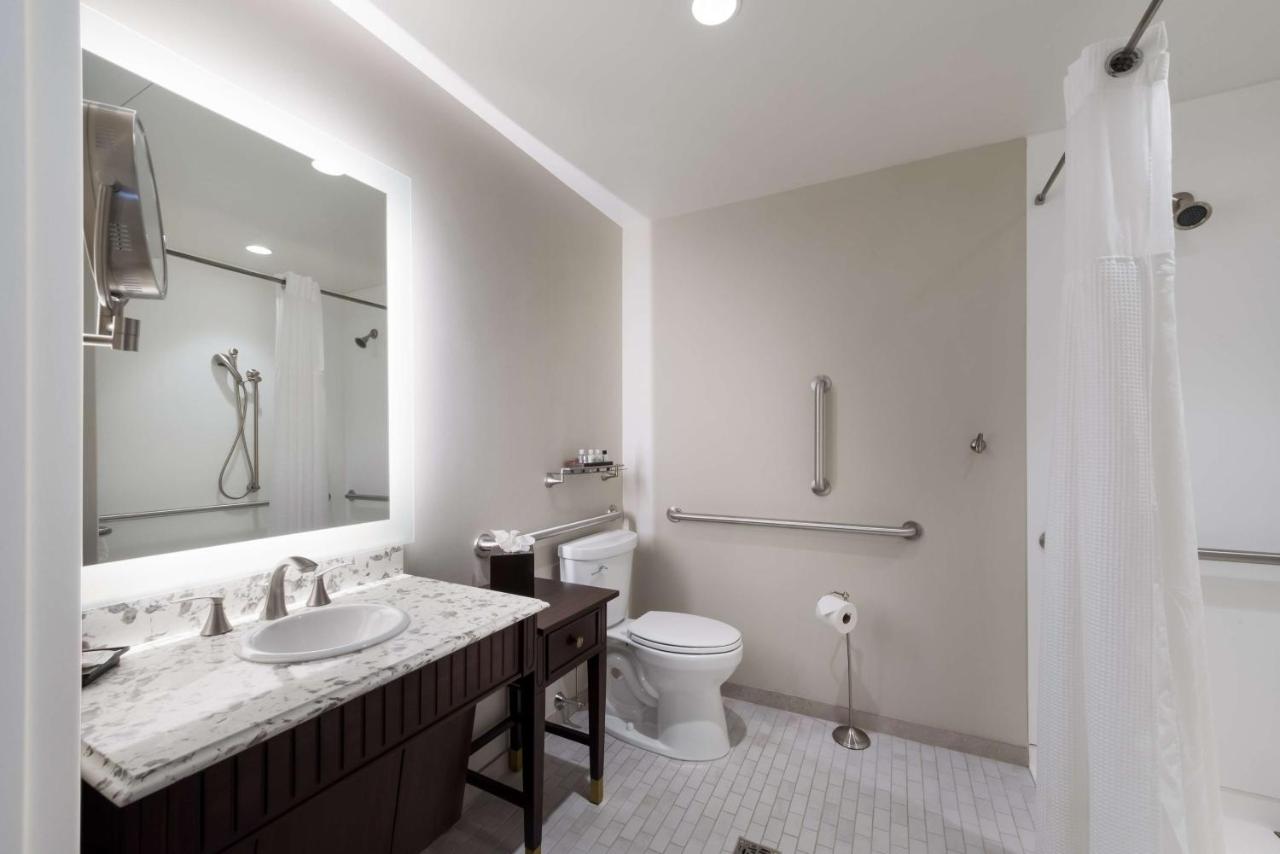 | Independence Park Hotel, Premier Collection