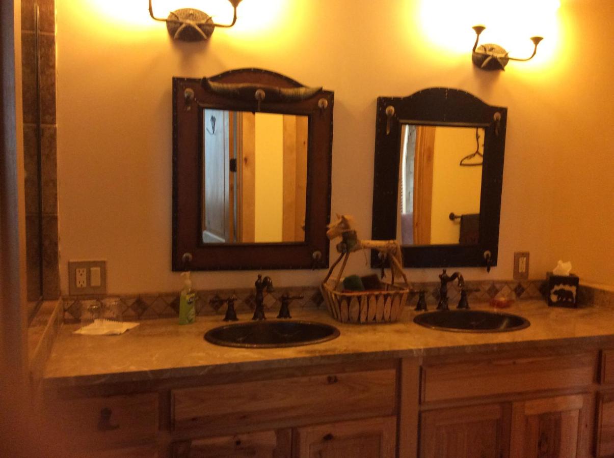 | Elktrace Bed and Breakfast