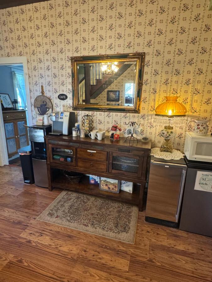 | Ozark Country Inn