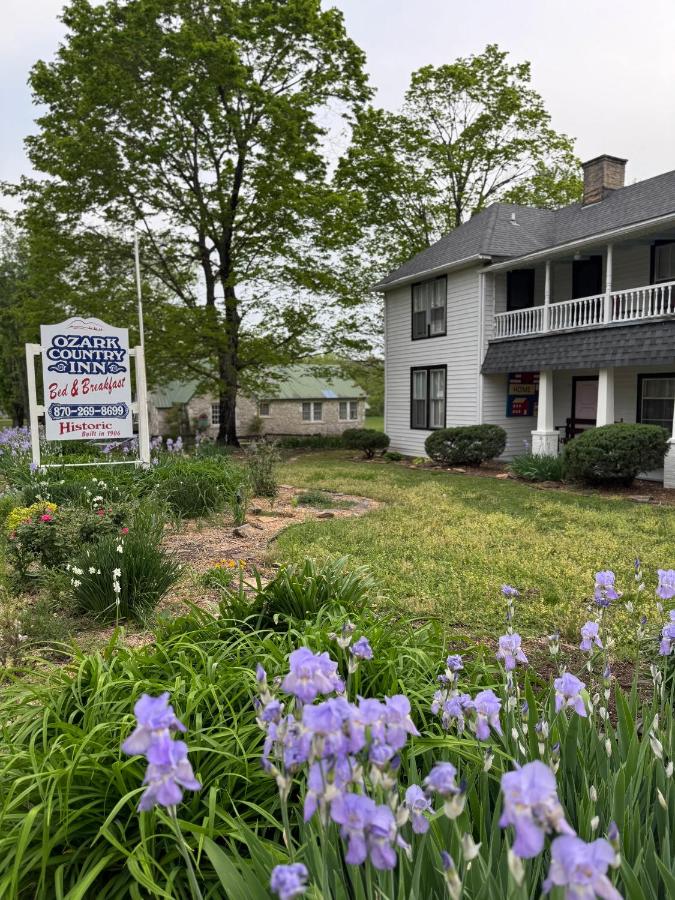 | Ozark Country Inn