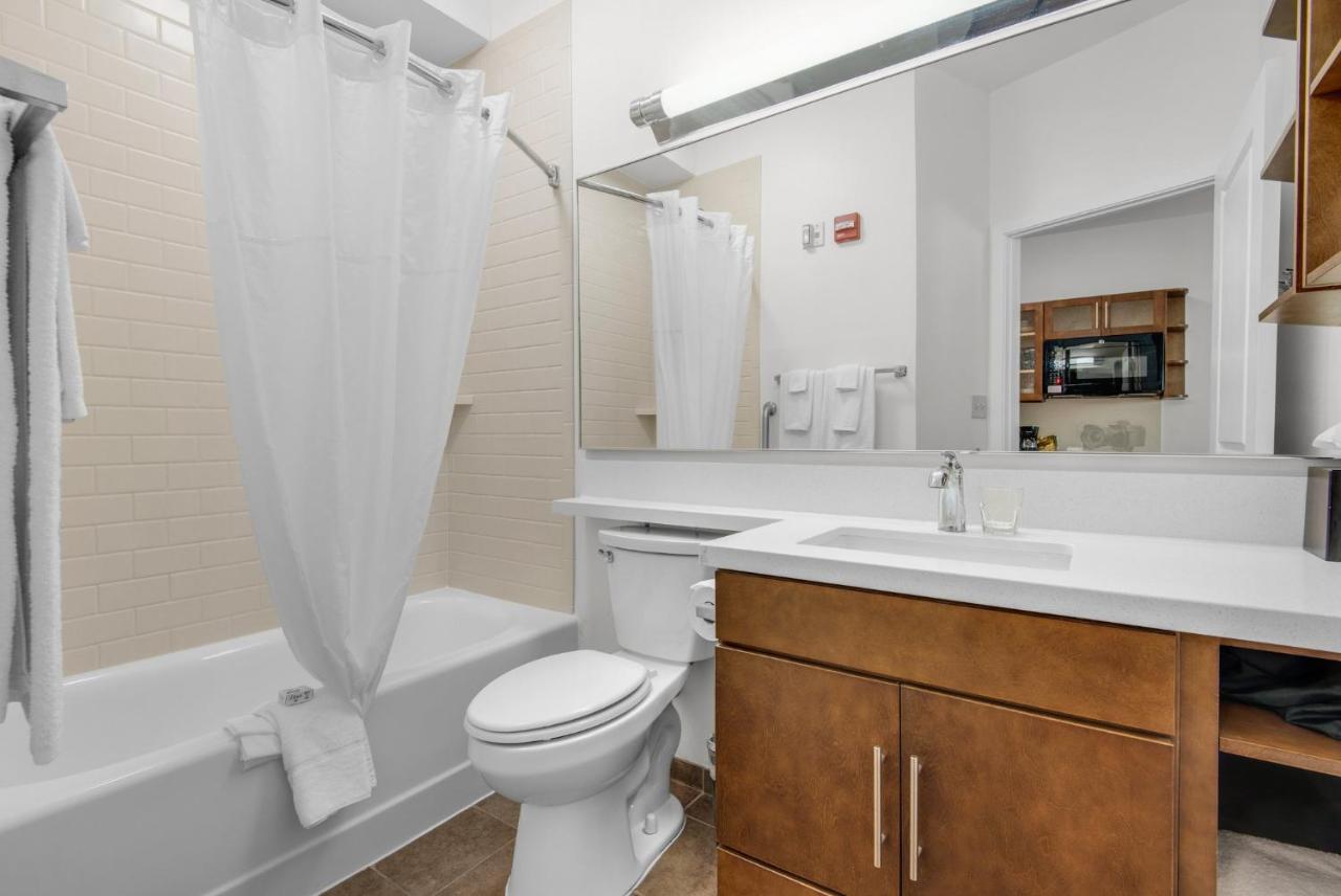 | Candlewood Suites Pensacola - University Area, an IHG Hotel