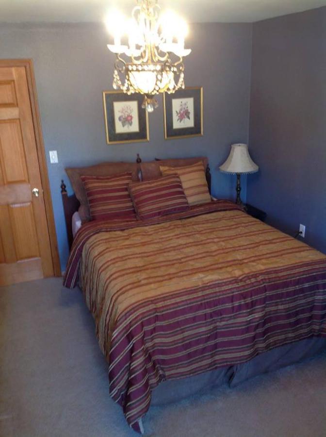  | A Hyde Away Inn B&B