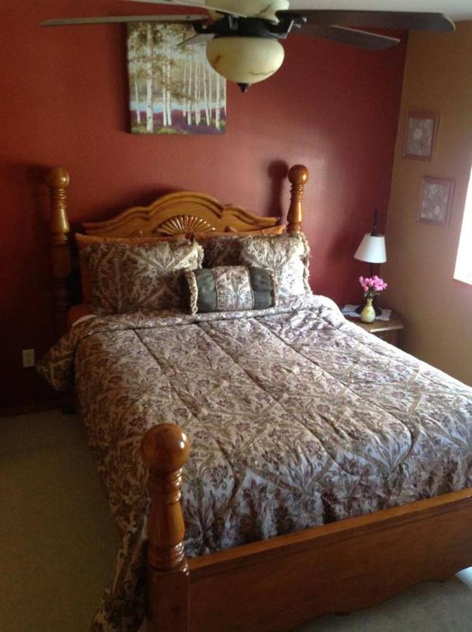 | A Hyde Away Inn B&B