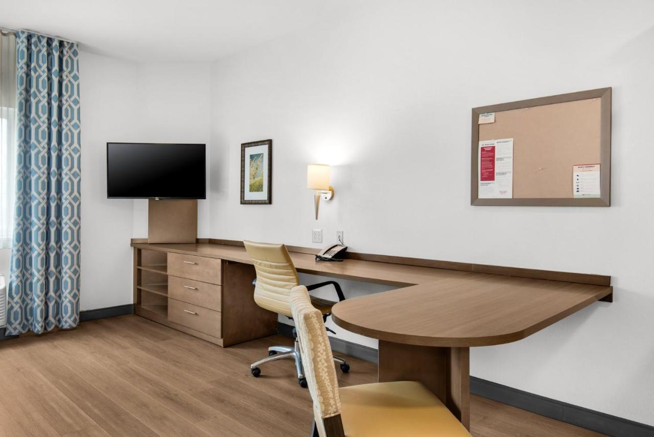 | Candlewood Suites Pensacola - University Area, an IHG Hotel