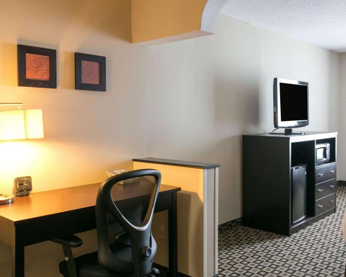 Queen Suite with Two Queen Beds - Non-Smoking at Comfort Suites Benton Harbor - St. Joseph