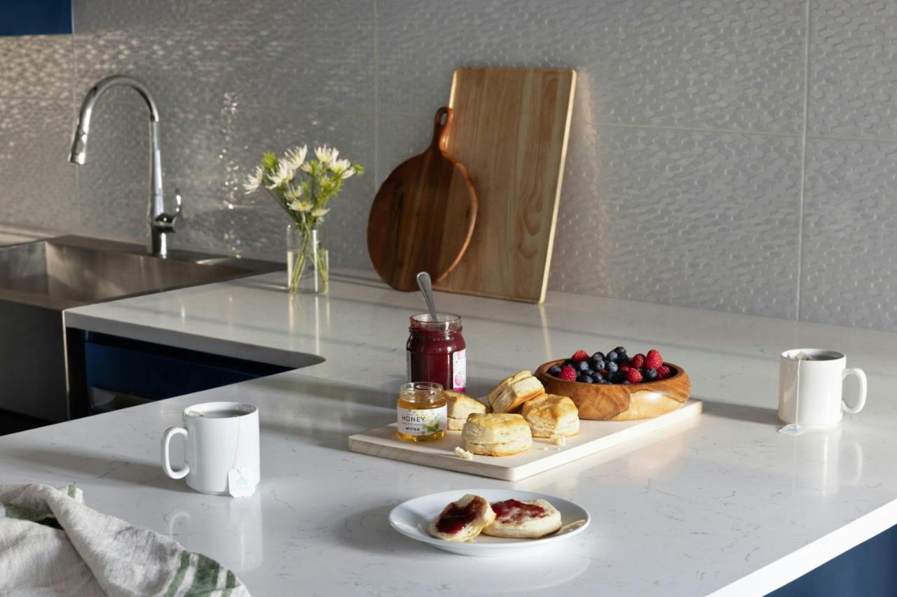 Queen Suite at Boulevard Stays Downtown Nashville