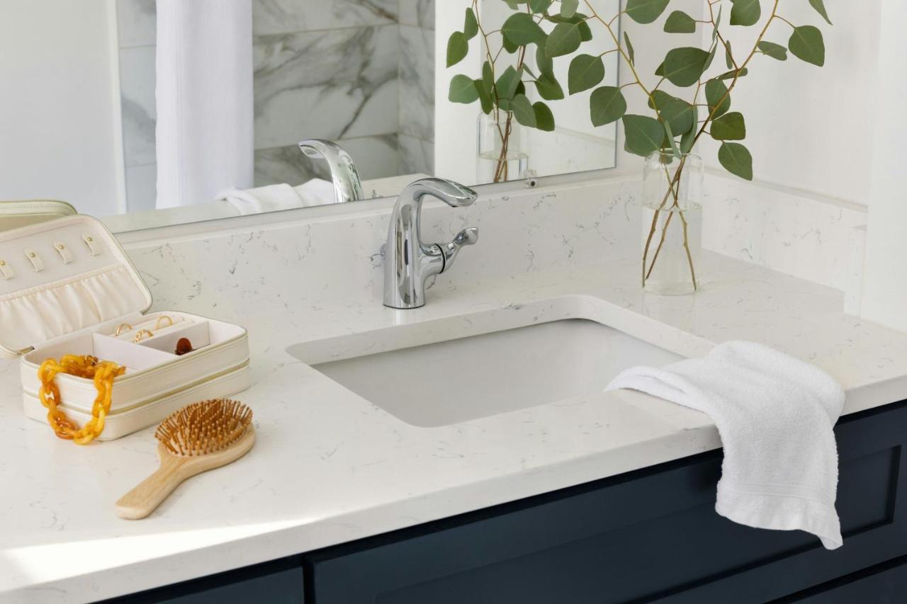 Queen Suite at Boulevard Stays Downtown Nashville