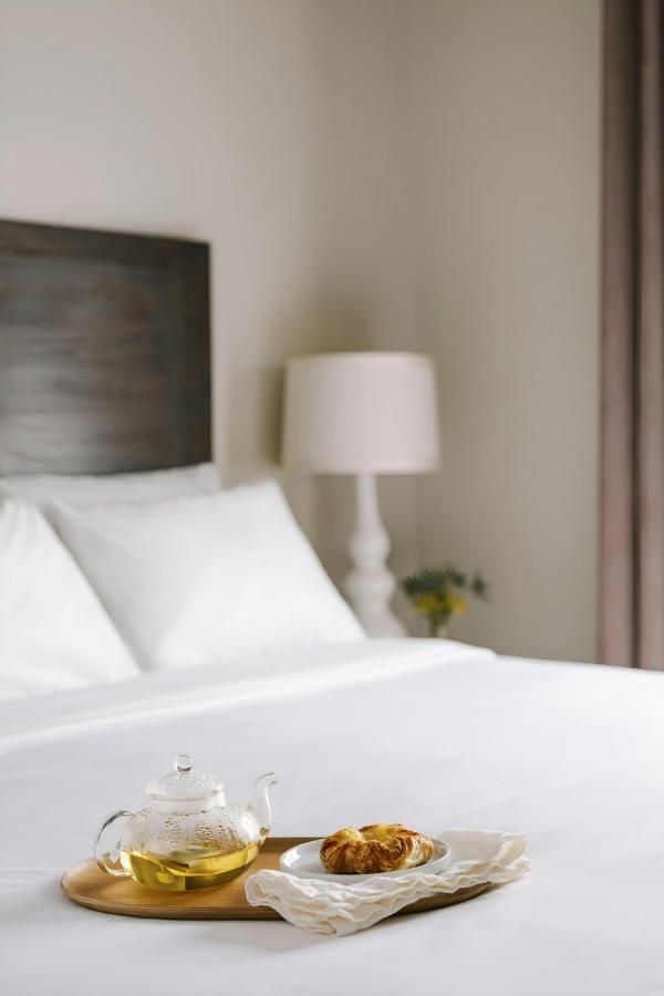 Superior King Room at Hotel Beverly Terrace - Beverly Hills/West Hollywood