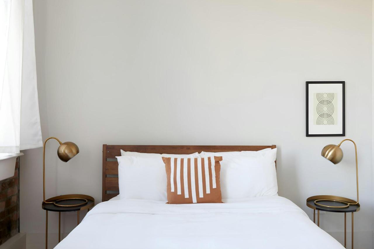Suite with Balcony at Sonder Gravier Place