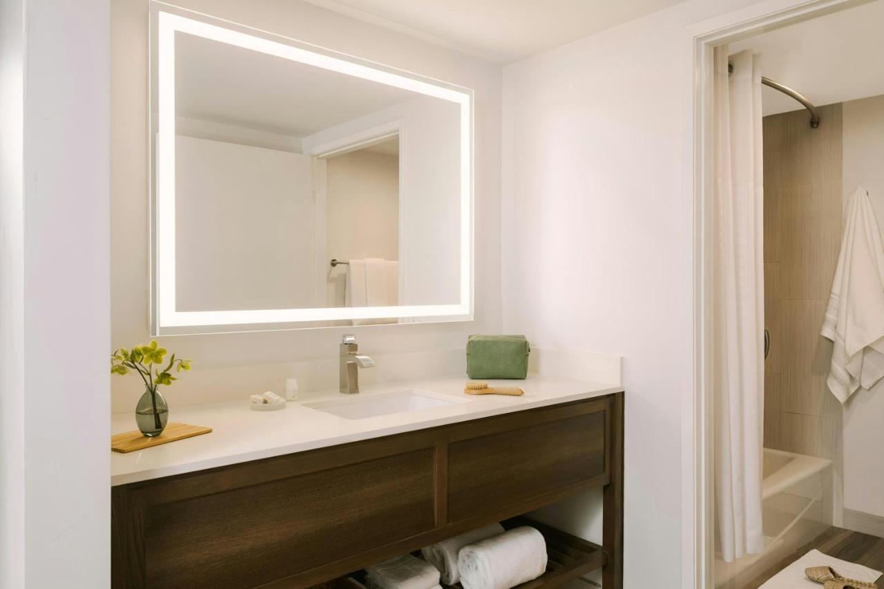 Double Room with Balcony at Sonder La Ensenada