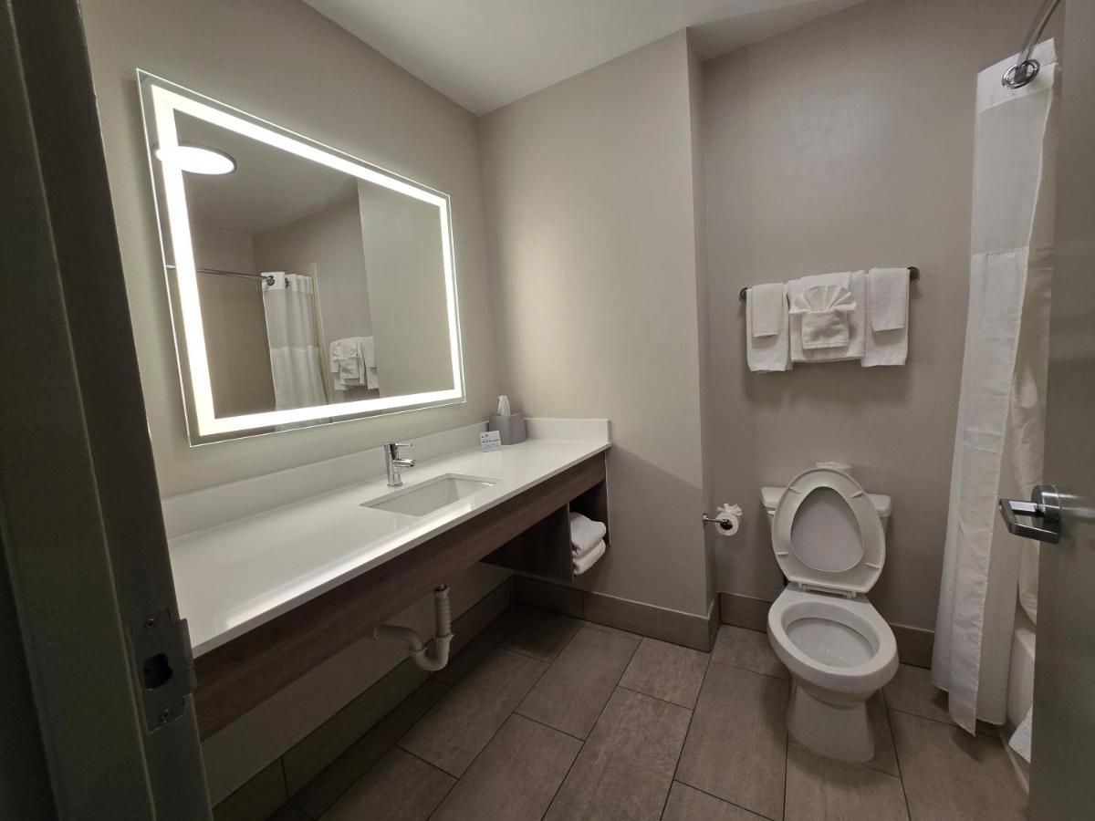  | Holiday Inn Express Hotel & Suites Smithfield - Selma I -95, an IHG Hotel