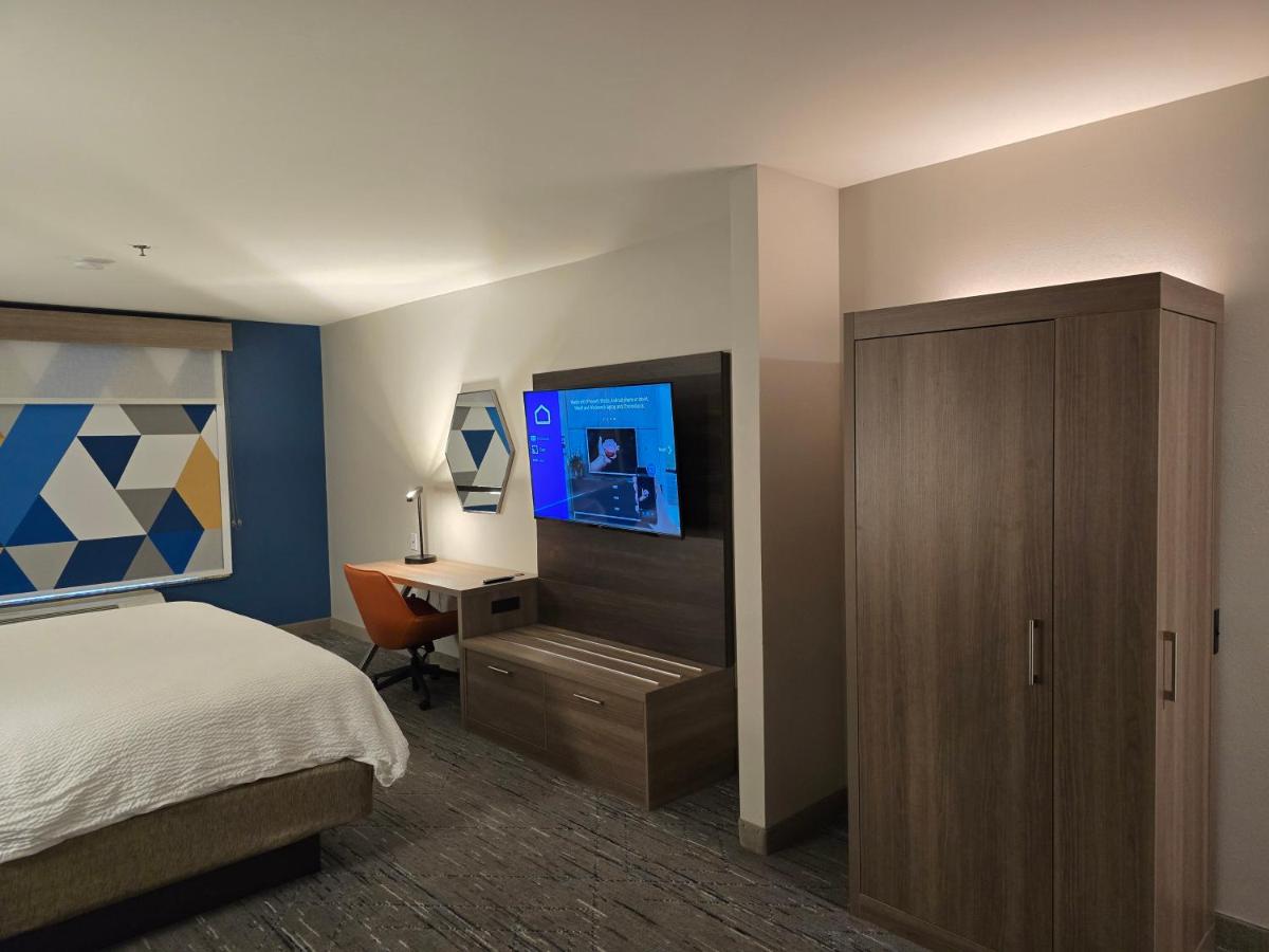  | Holiday Inn Express Hotel & Suites Smithfield - Selma I -95, an IHG Hotel