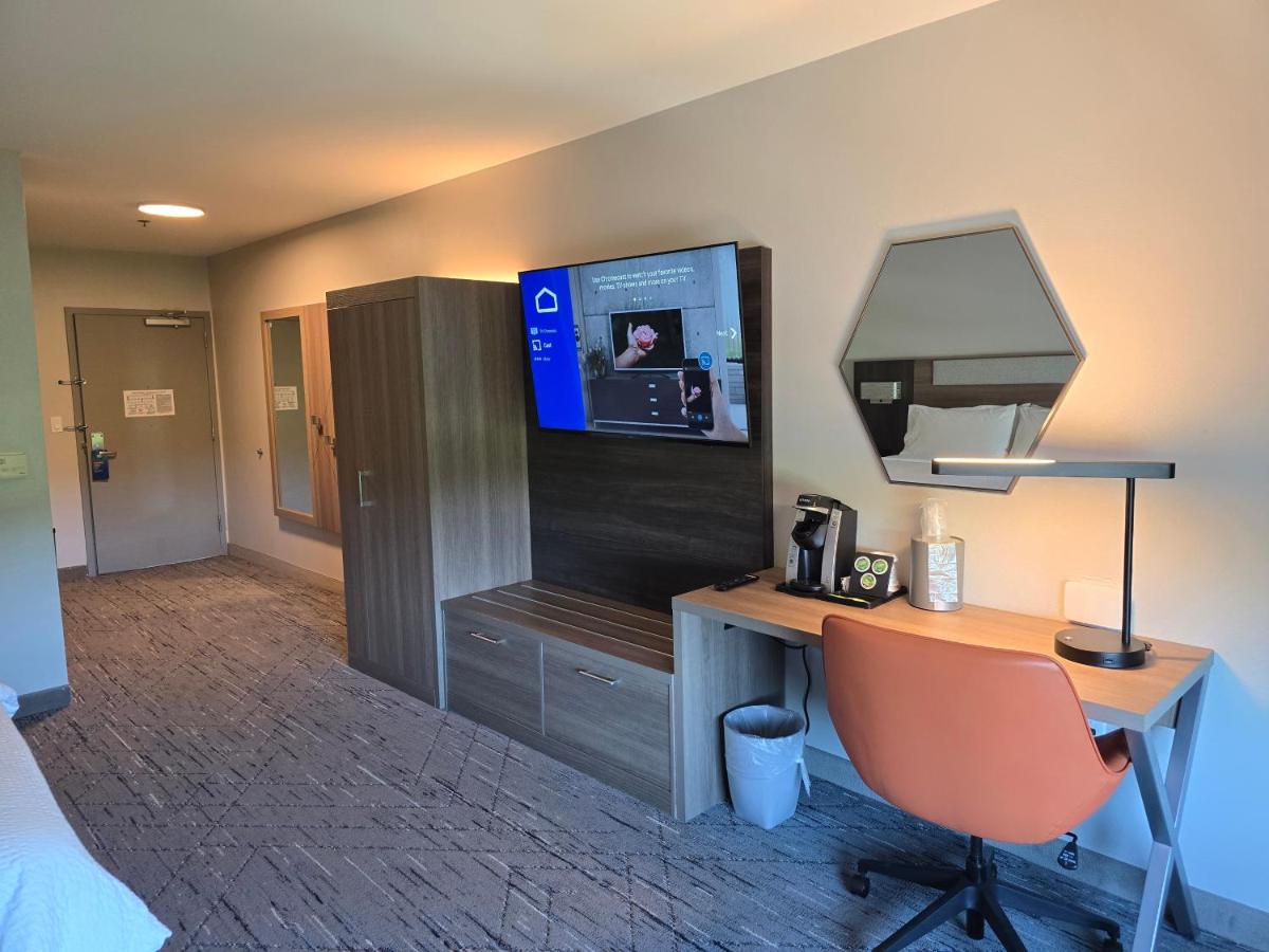  | Holiday Inn Express Hotel & Suites Smithfield - Selma I -95, an IHG Hotel