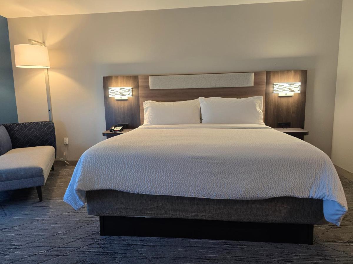  | Holiday Inn Express Hotel & Suites Smithfield - Selma I -95, an IHG Hotel