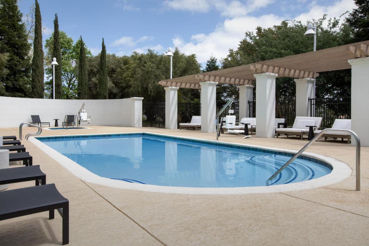 | Courtyard by Marriott Paso Robles