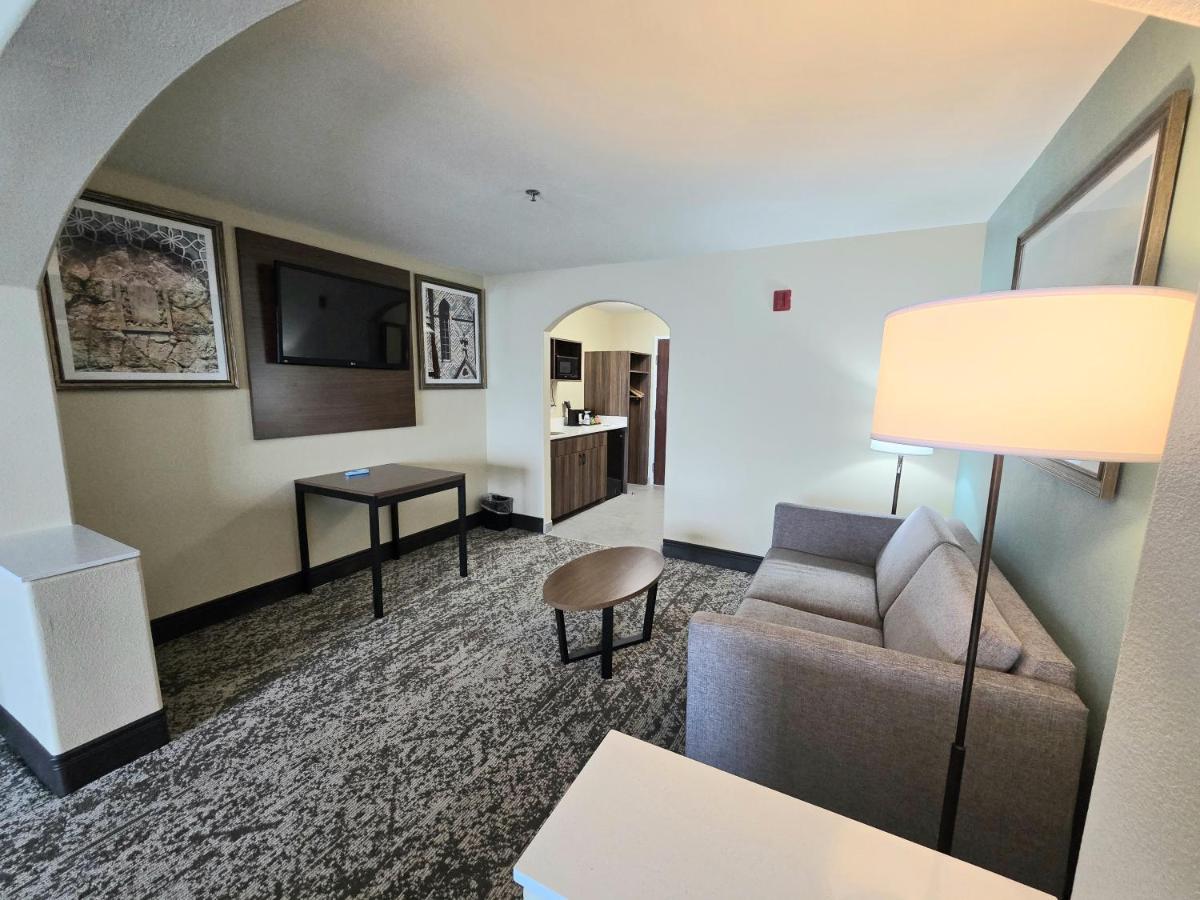 | Best Western Casa Villa Suites