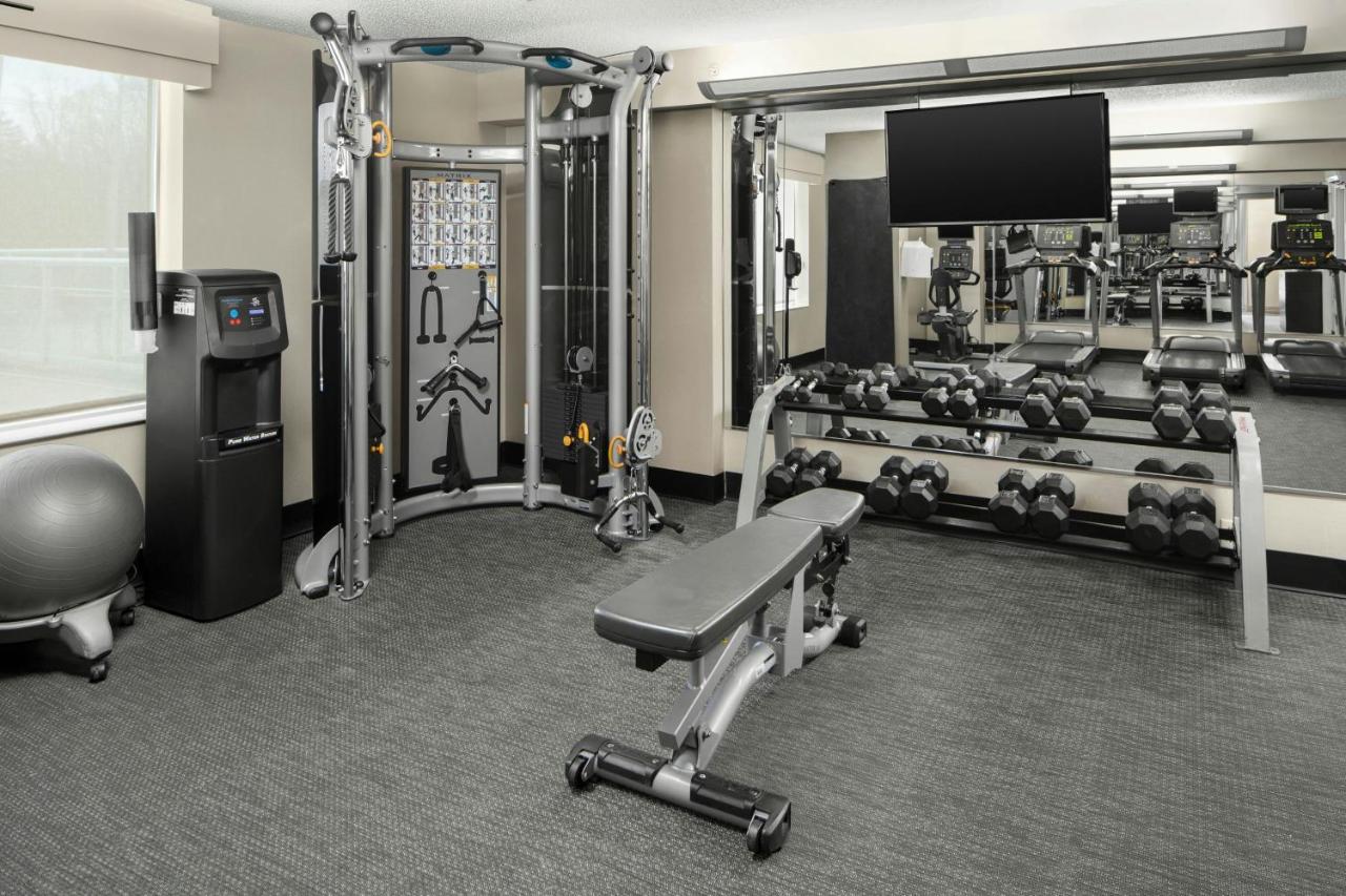 | Courtyard by Marriott Bethesda Chevy Chase