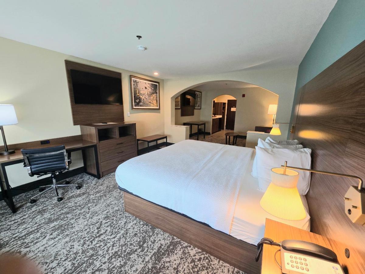 | Best Western Casa Villa Suites