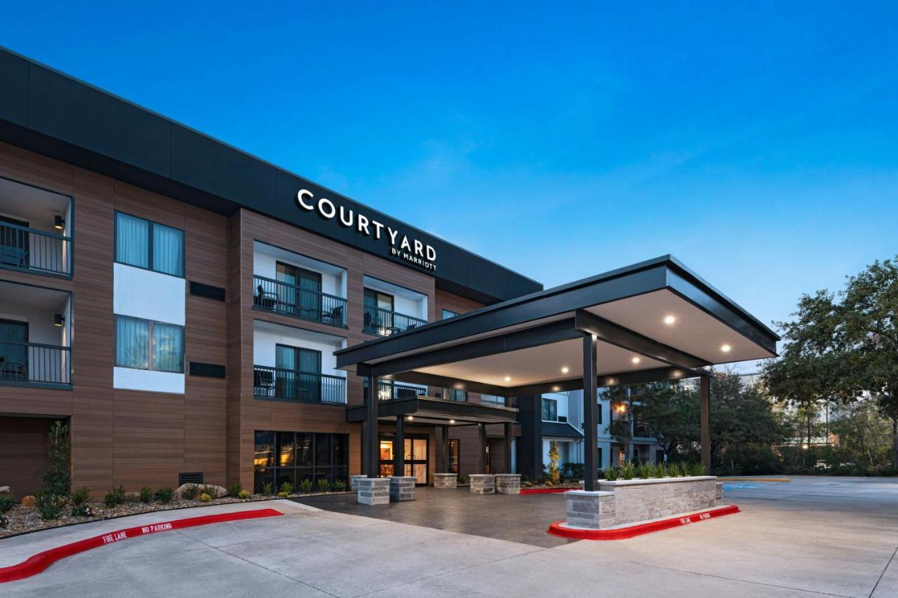 | Courtyard Houston The Woodlands