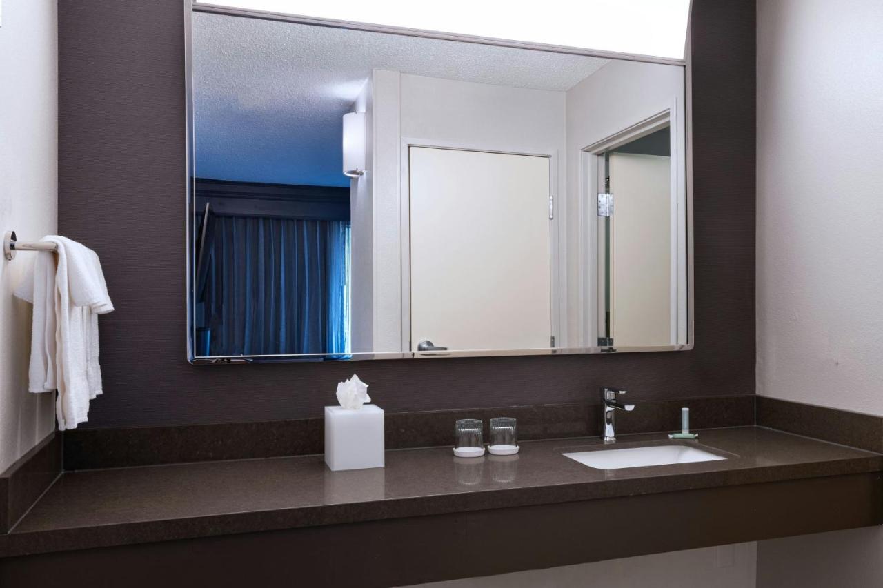 | Courtyard Houston The Woodlands